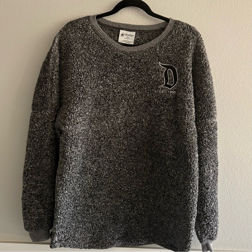 Disneyland Resort Gray Sherpa Fleece Embroidered Spirit Jersey (L)